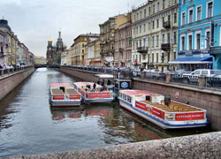 Boat trips in St. Petersburg