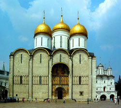 KREMLIN WITH ASSUMPTION CATHEDRAL AND AMORY CHAMBER